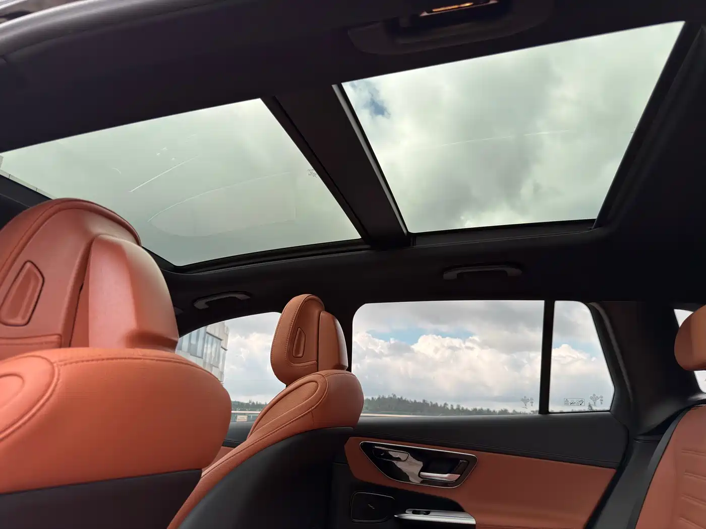 Mercedes-Benz GLC 2024 GLC 260 L 4MATIC Dynamic 5-seater фото 24