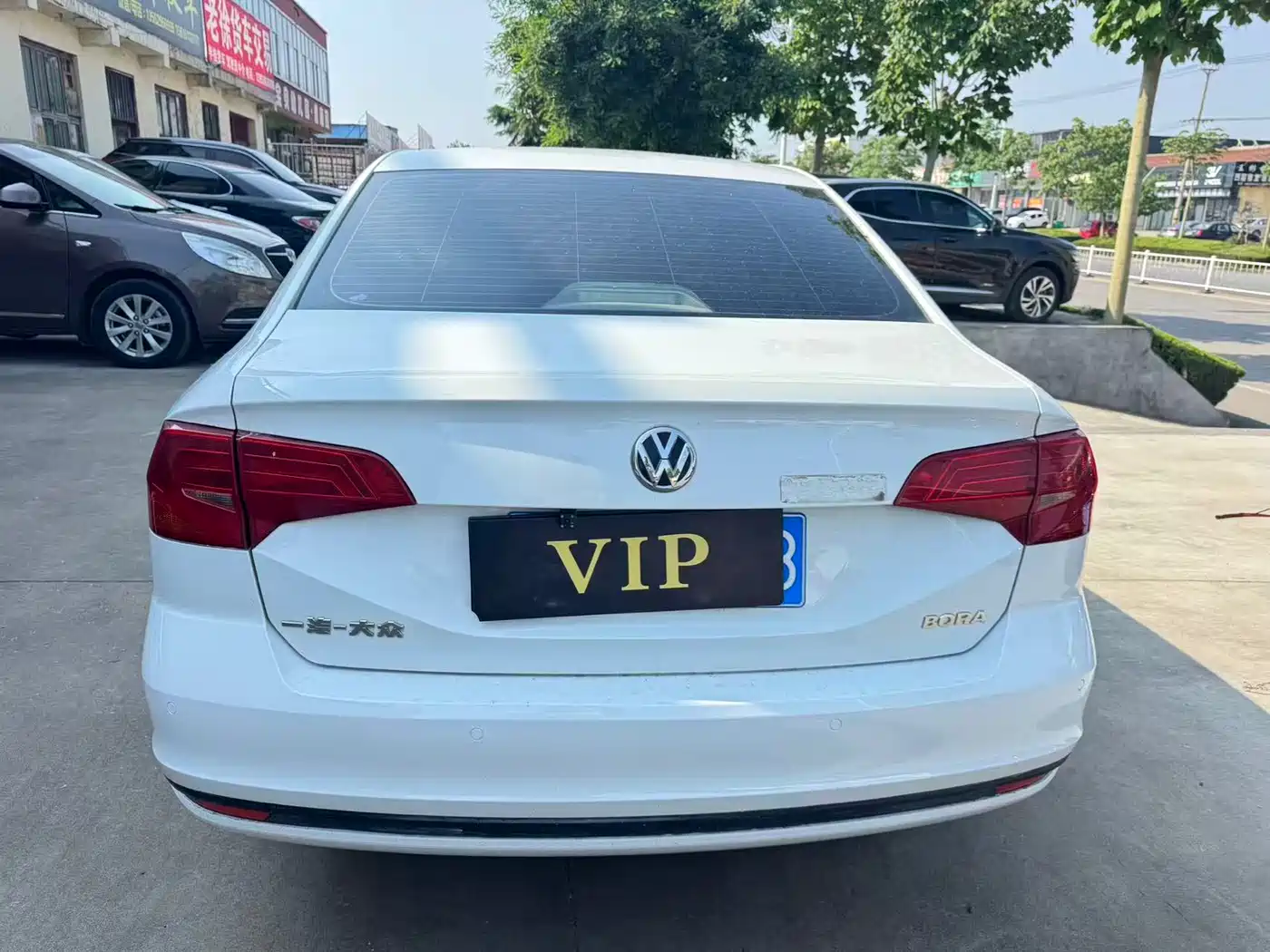 Volkswagen Bora 2017 1.6L Manual Fashion Edition фото 3
