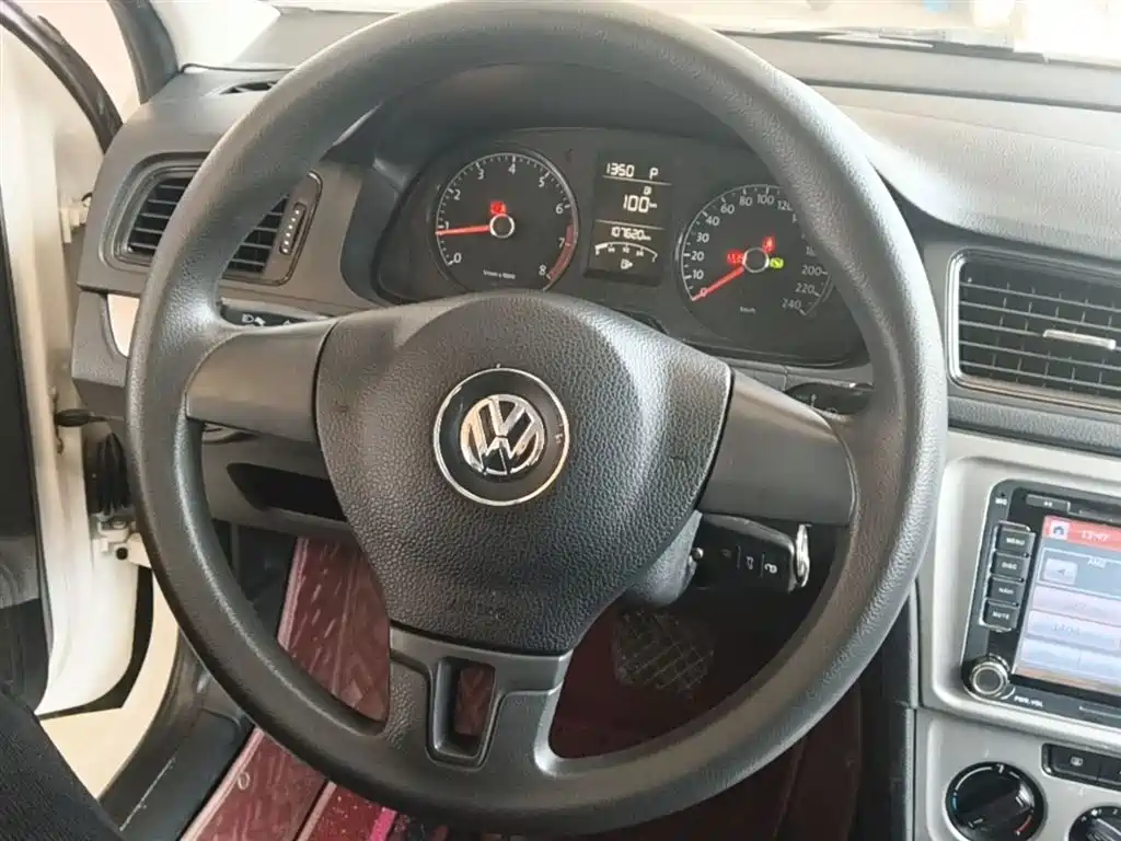 Volkswagen Lavida 2013 Facelift Classic 1.6L Automatic Trend фото 11