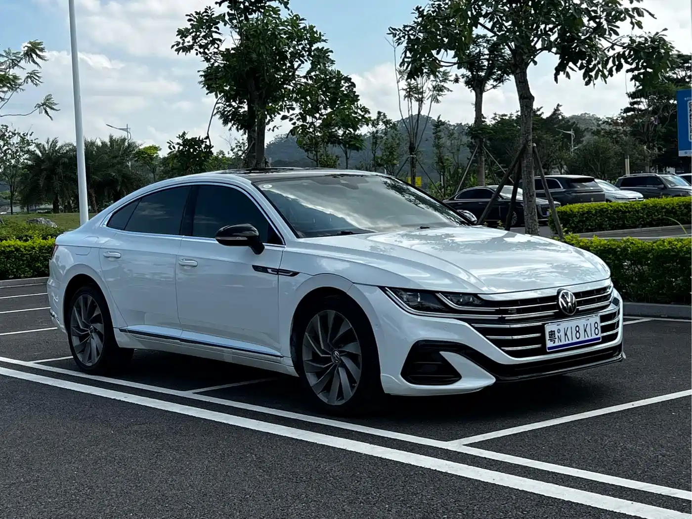 Volkswagen FAW-Volkswagen CC 2023 380TSI Eye-catching Edition фото 3