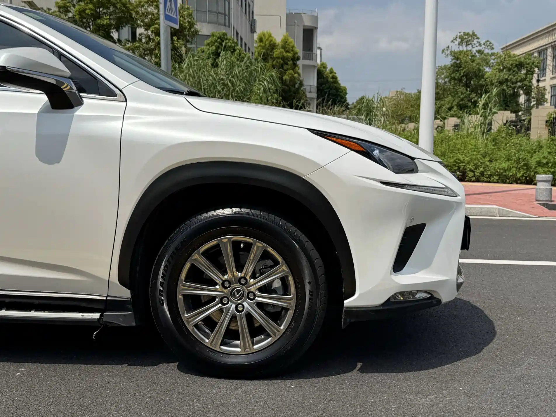 Фото 10 - Lexus NX
