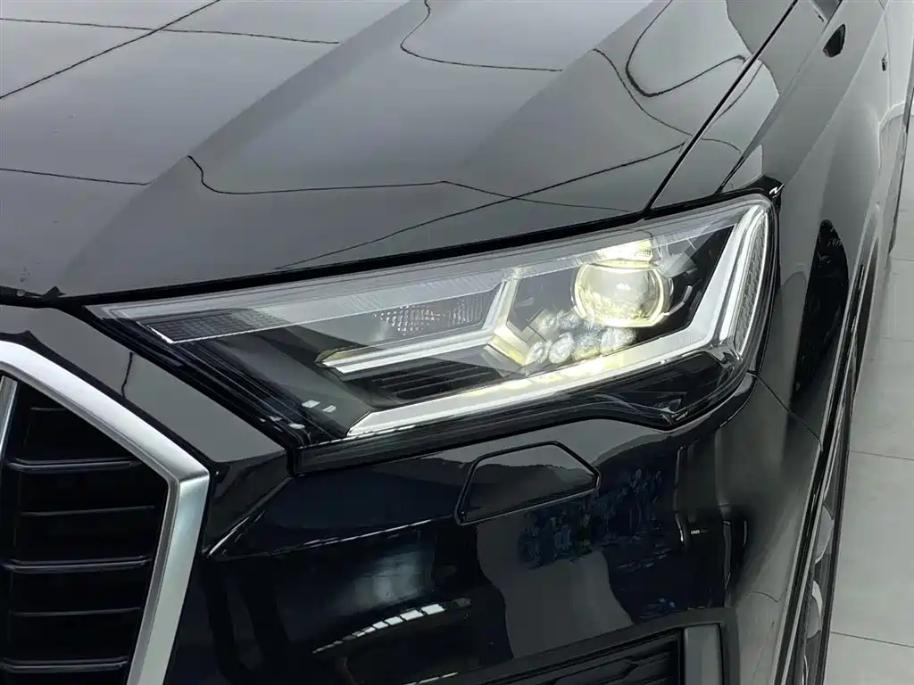 Audi Q7 2022 55 TFSI quattro S line Sport фото 31