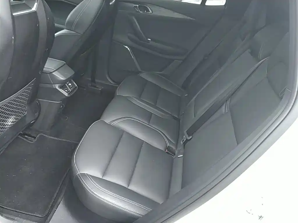 Lynk & Co 06 2023 Remix 1.5T Power Pro фото 17