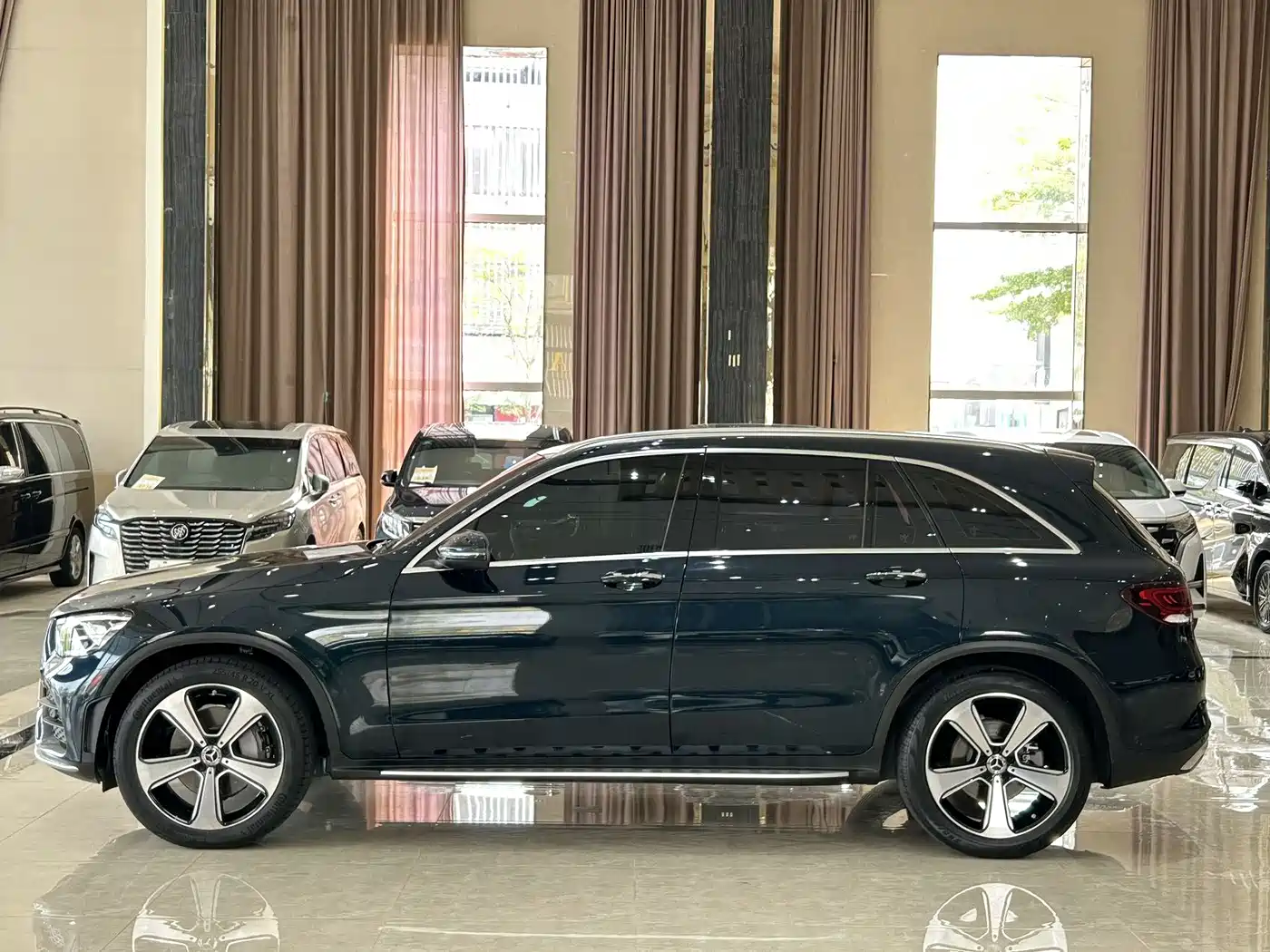 Mercedes-Benz GLC 2022 GLC 300 L 4MATIC Dynamic Collector's Edition фото 6