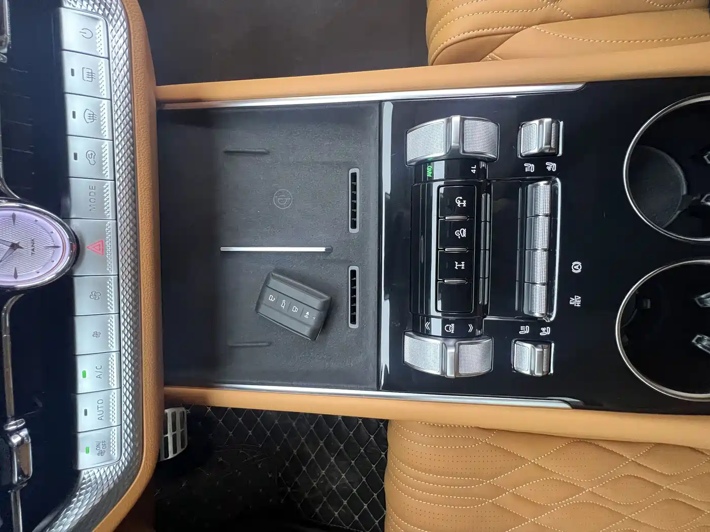 Tank 500 EV 2026 Hi4-Z Smart Edition фото 7