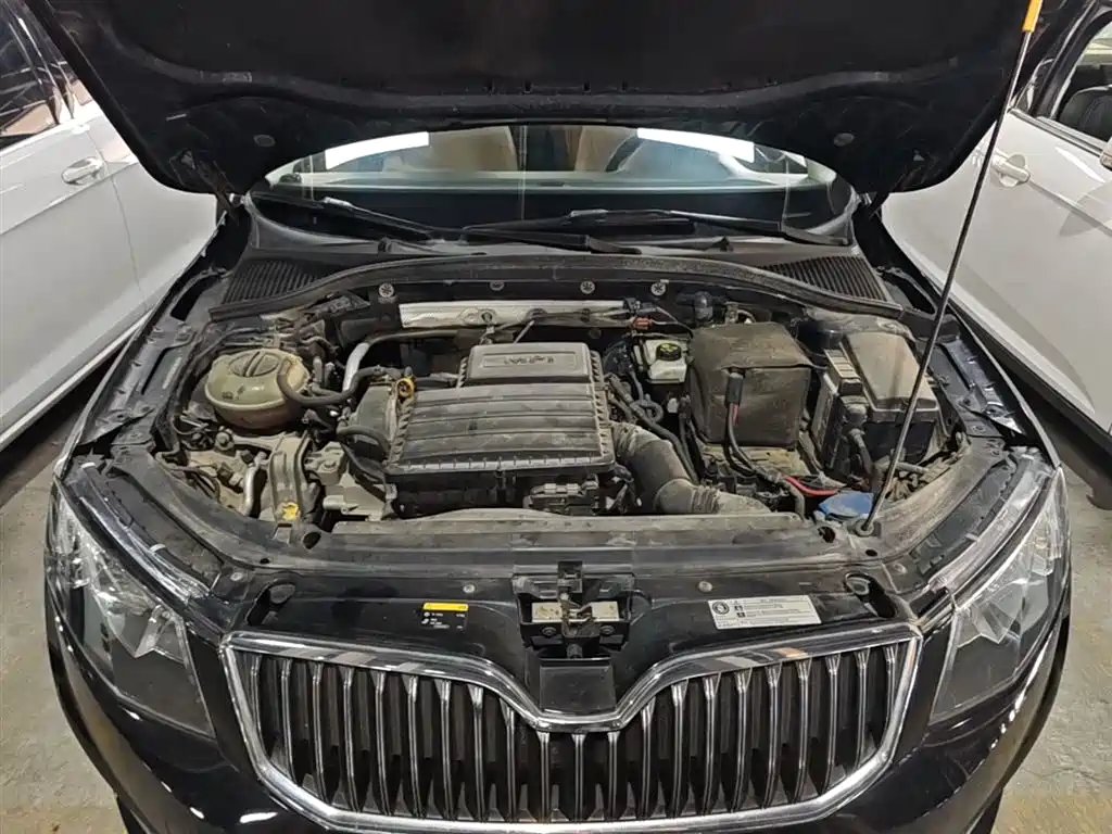 Škoda Octavia 2017 1.6L Automatic Smart Edition фото 20