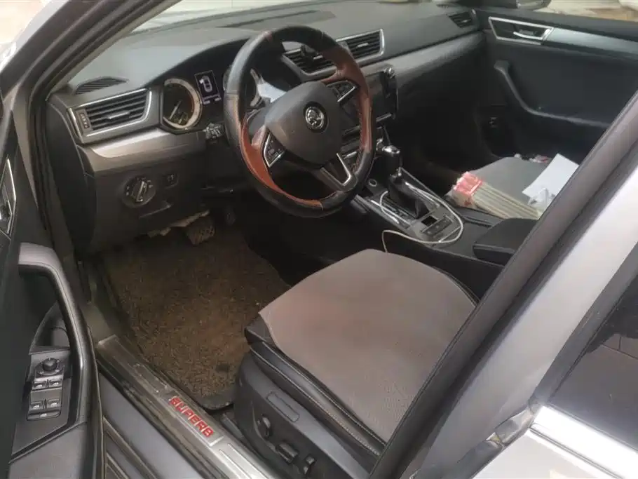 Škoda Superb 2018 TSI330 DSG Comfort Edition China V фото 9