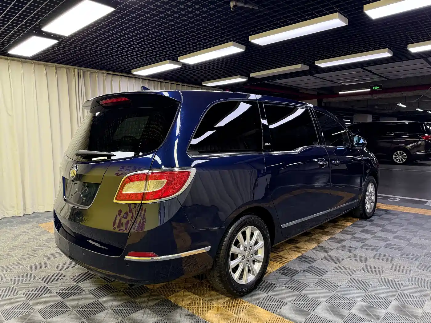 Buick GL8 2011 2011 3.0L XT Luxury Business Flagship