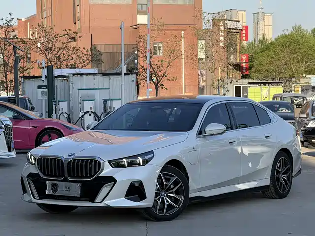 BMW i5 2024 eDrive 35L Premium Model M Sport Package