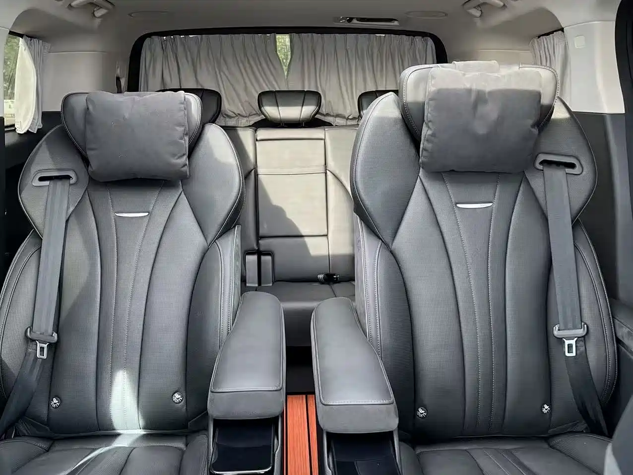 Hongqi HQ9 PHEV 2024 Model 2.0T AWD Luxury Edition фото 11