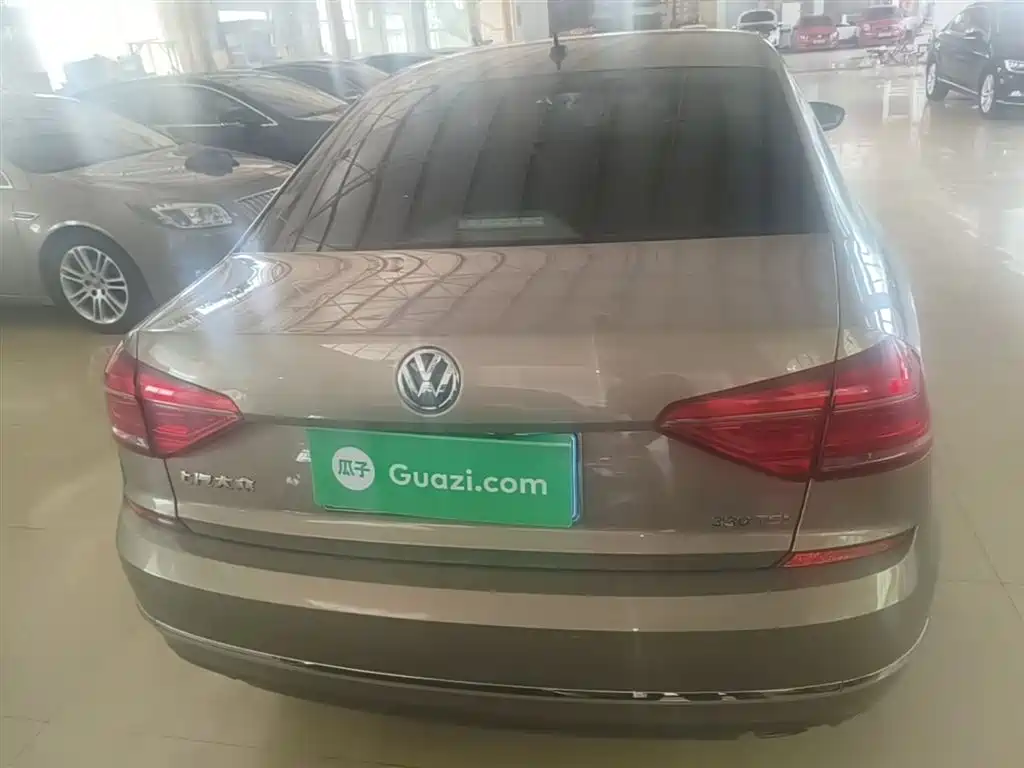 Volkswagen Passat 2017 330TSI DSG Prestige фото 6