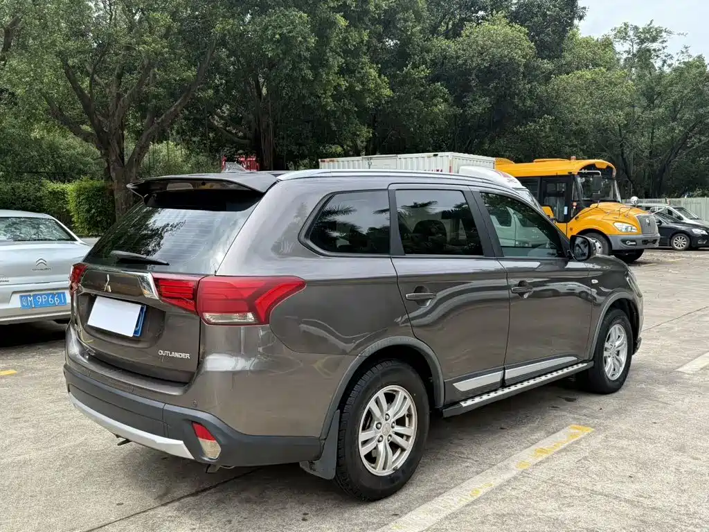 Mitsubishi Outlander 2016 2016 2.0L 2WD Fashion Edition 5-seater