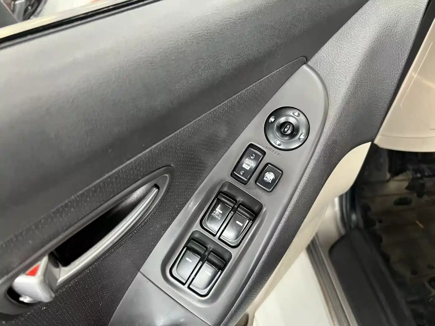 Hyundai Elantra 2011 1.6L Automatic Comfort фото 12
