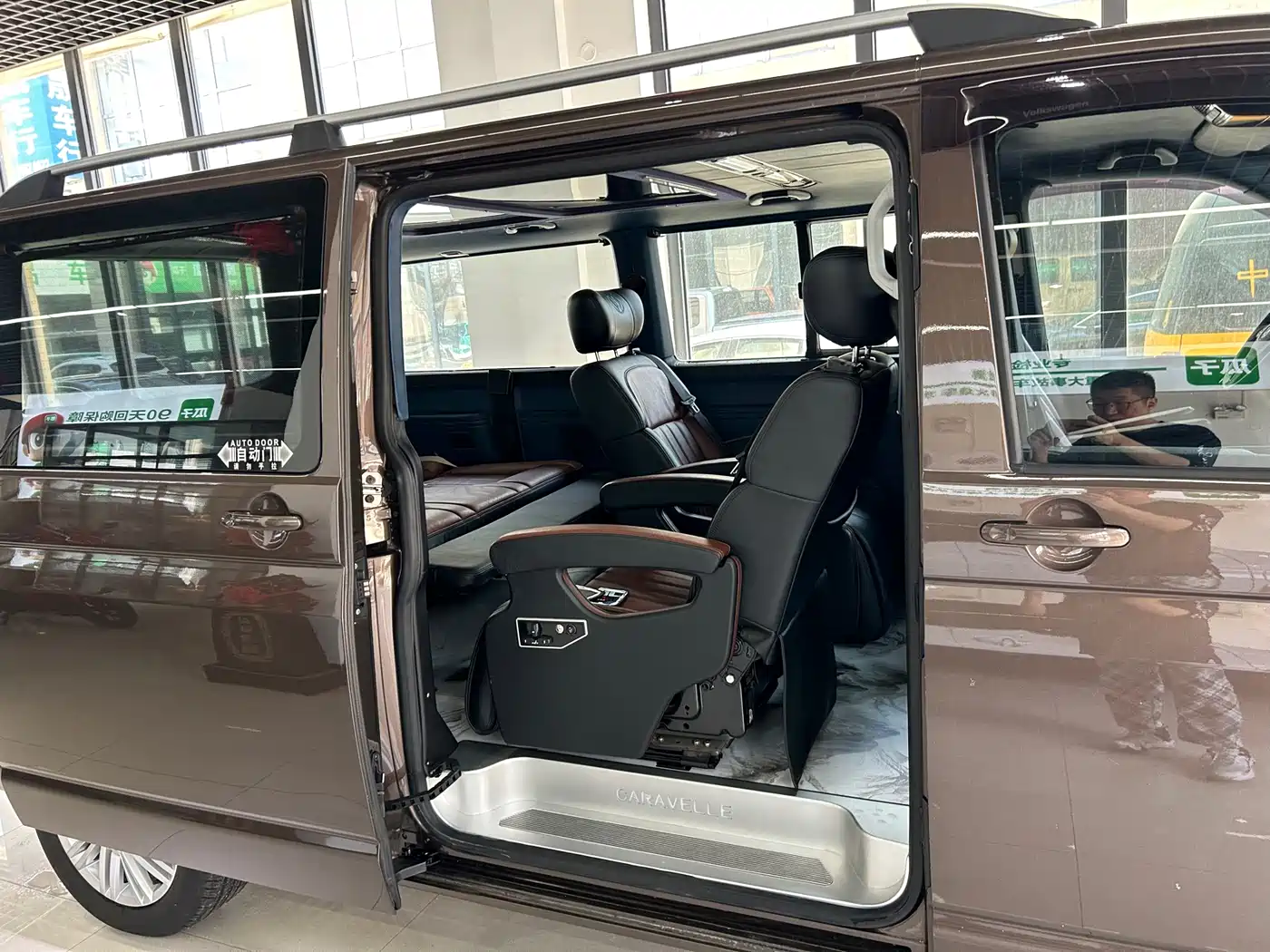Volkswagen Caravelle 2014 2.0TSI 4WD Comfort Edition фото 19