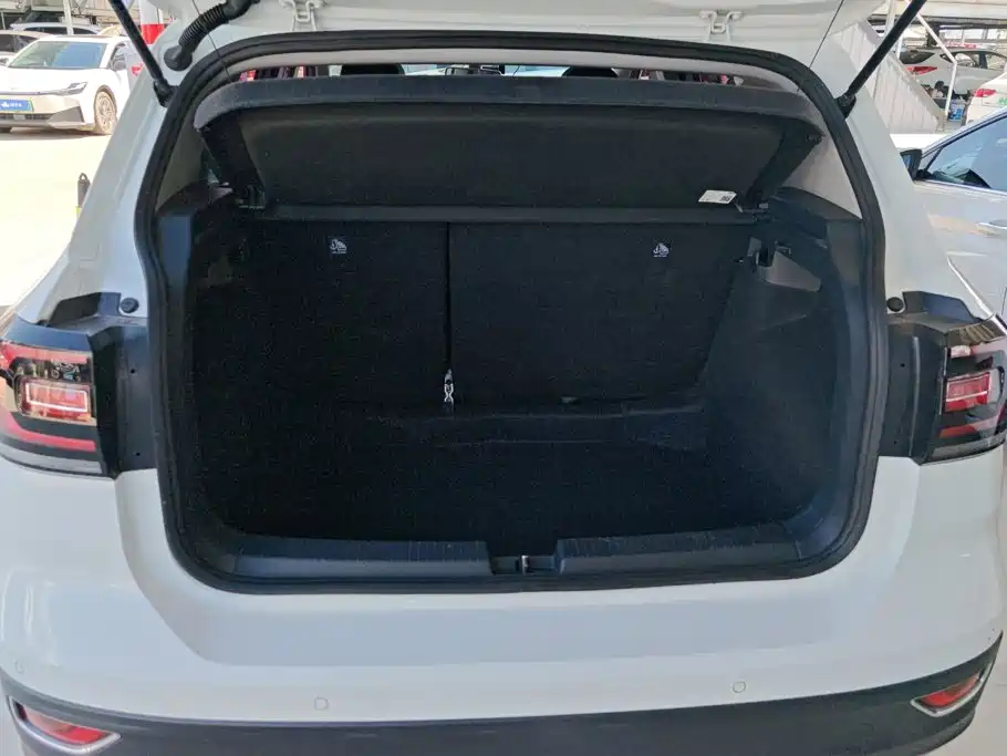 Volkswagen Tacqua 2021 2021 1.5L Automatic Smart Connect Edition