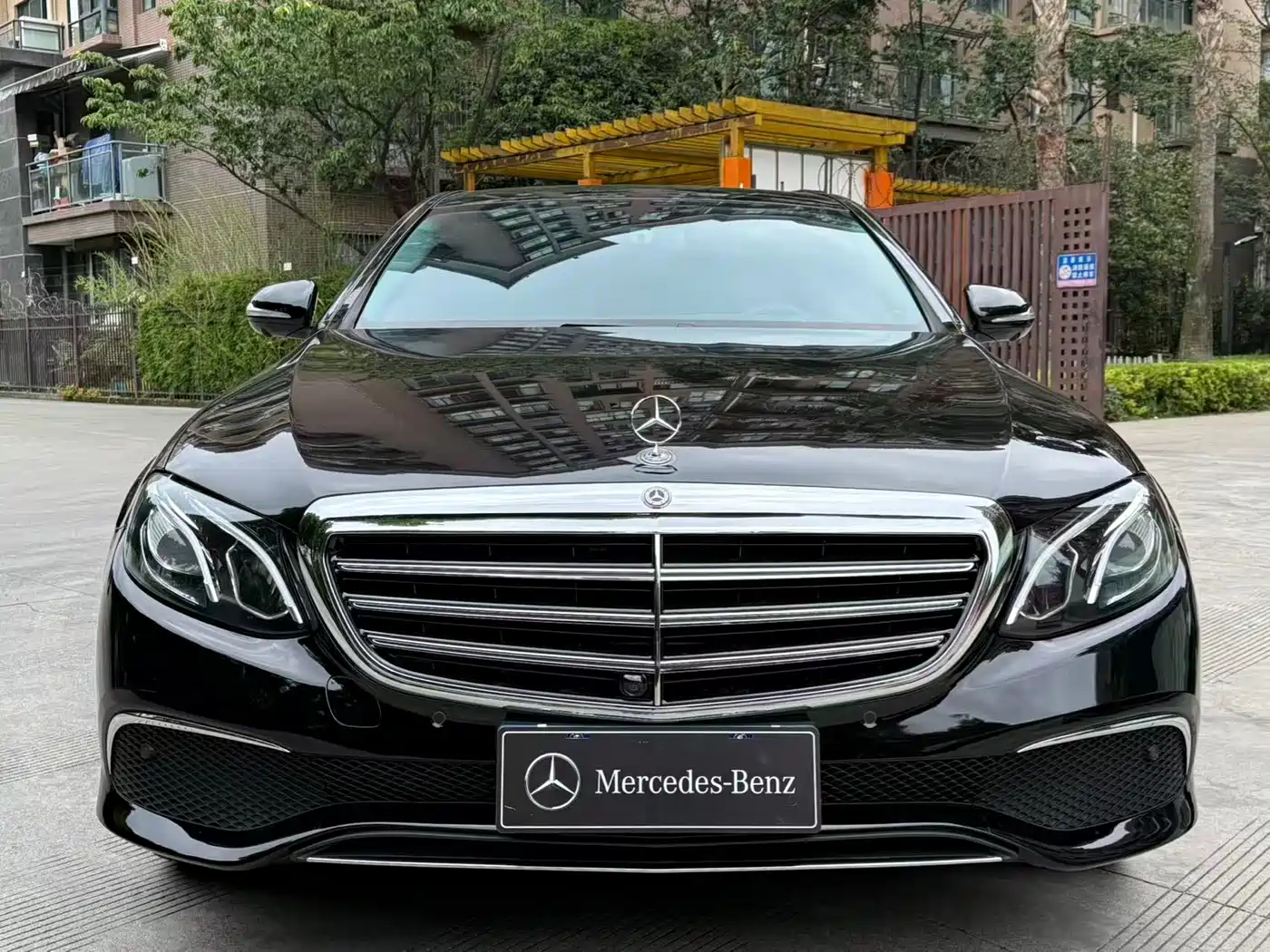 Mercedes-Benz E-Class 2017 E 300 L Luxury фото 3