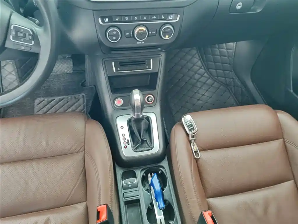 Volkswagen Tiguan 2016 Model 300TSI Automatic 2WD Luxury Edition фото 14