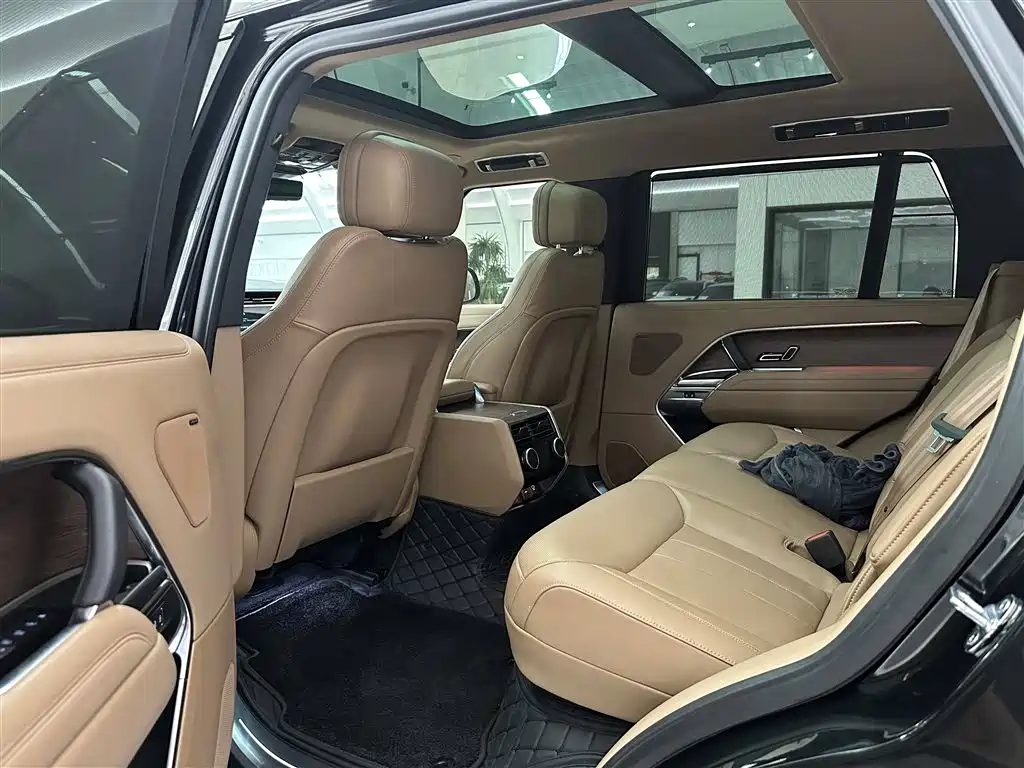 Land Rover Range Rover 2025 3.0 L6 400PS Flourishing Era Extended Wheelbase фото 11