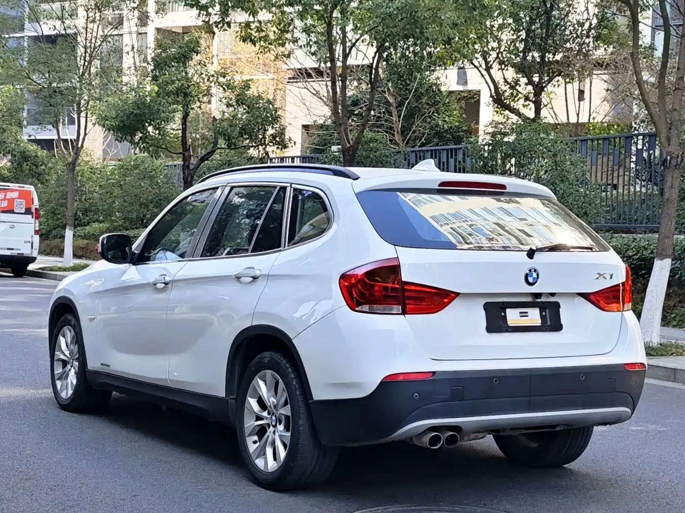 BMW X1 (Import) 2010 xDrive25i фото 2
