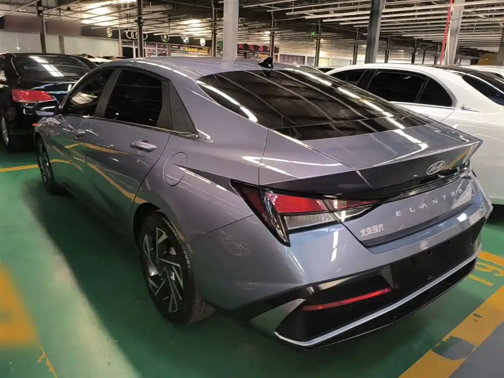 Hyundai Elantra 2023 1.5L CVT GLX Elite Edition фото 5