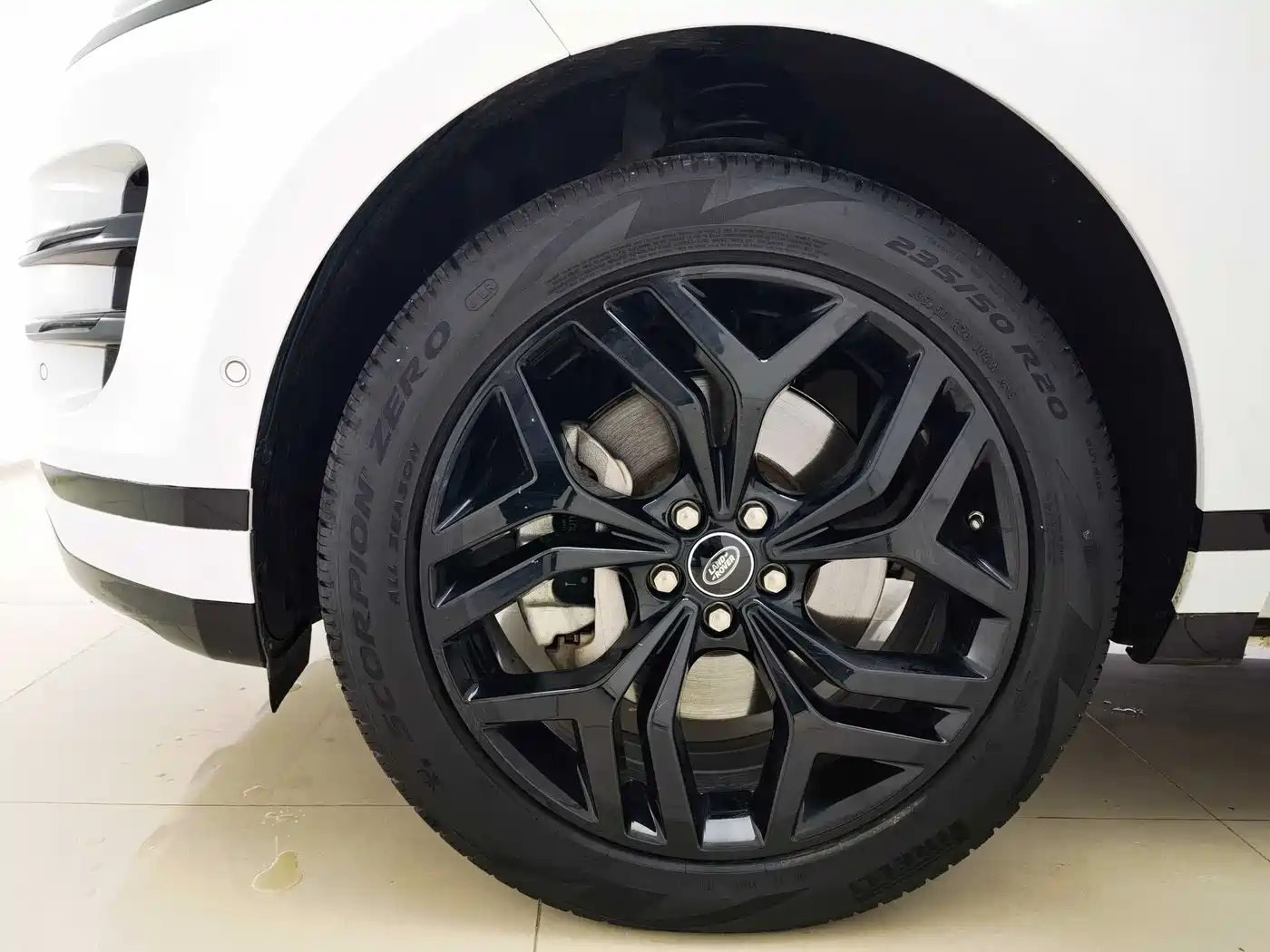 Land Rover Range Rover Evoque 2020 Model 249PS R-DYNAMIC S Gloss Black Sport Edition фото 20