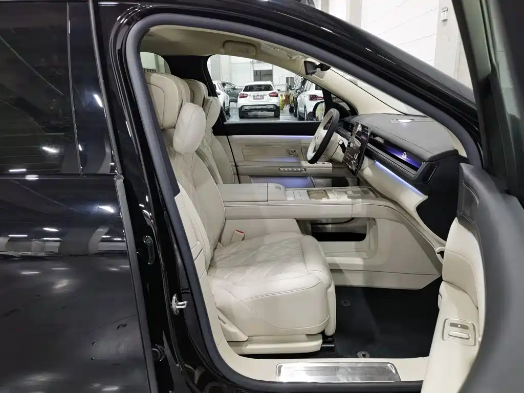 NIO ES8 2026 2025 Model 6-Seat Executive Luxury Edition