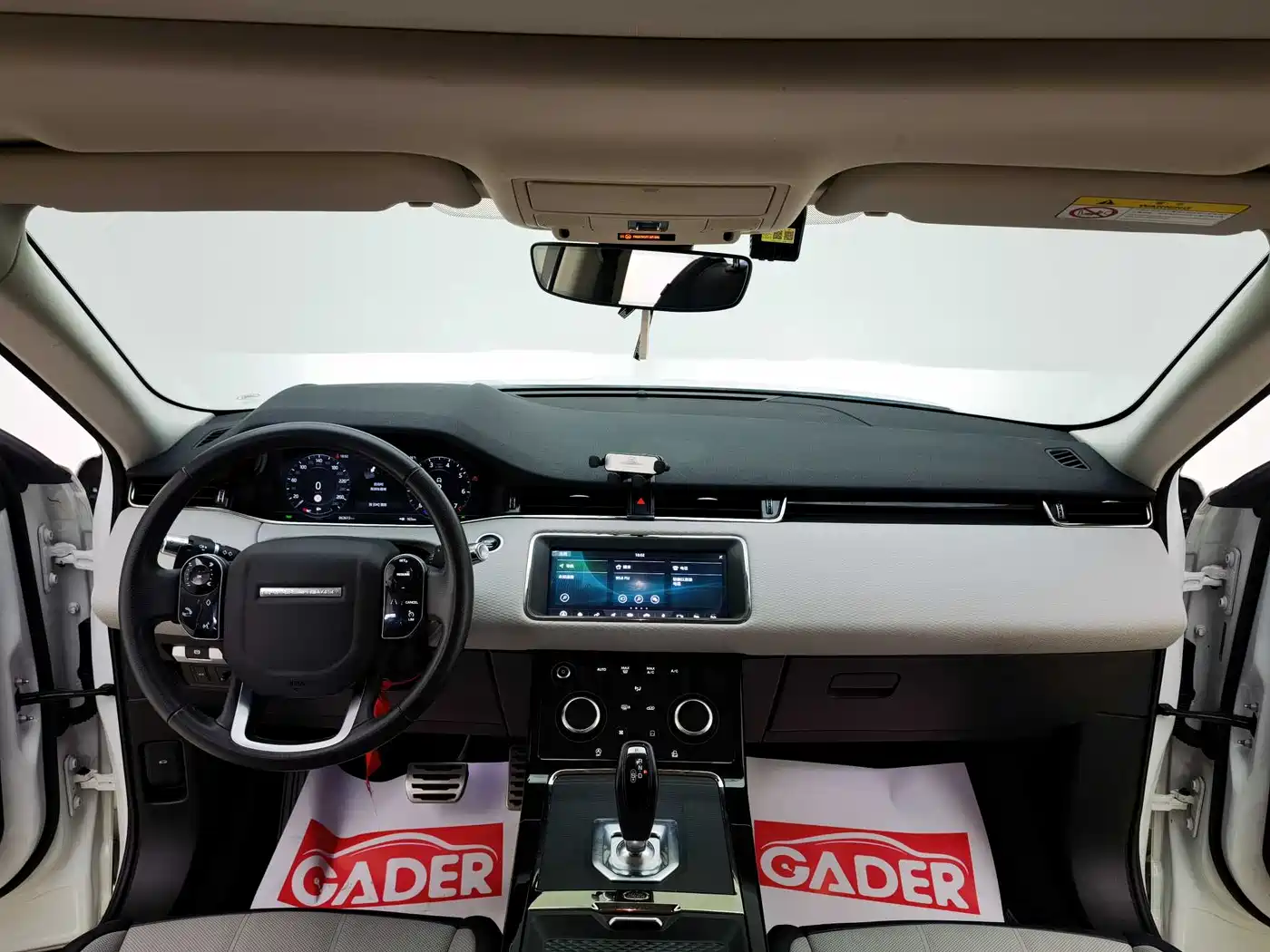 Land Rover Range Rover Evoque 2020 Model 249PS R-DYNAMIC S Gloss Black Sport Edition фото 9