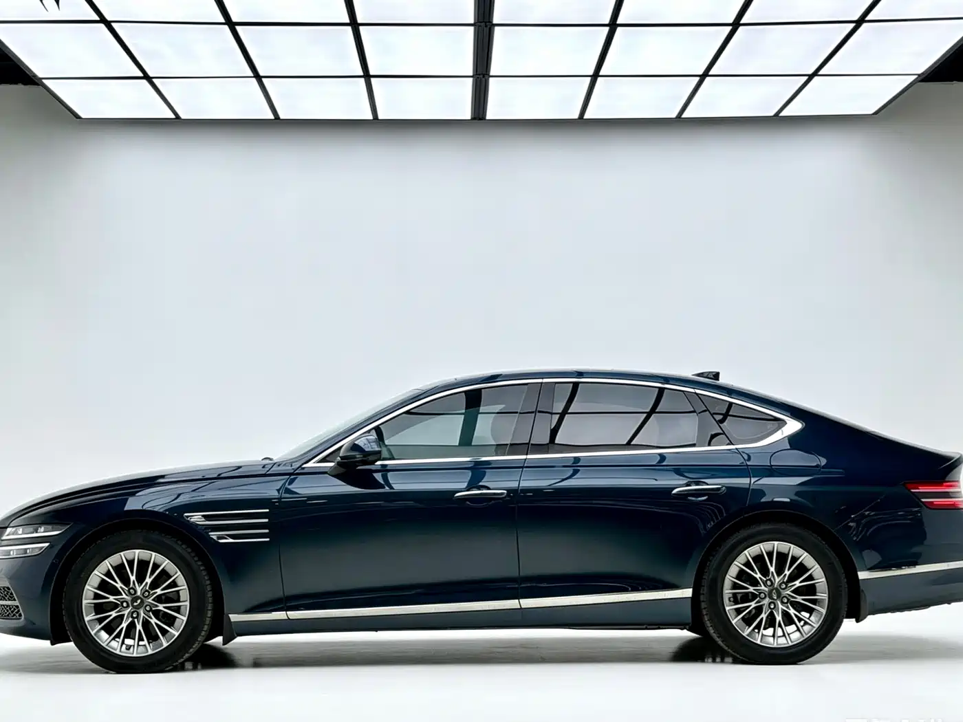 Genesis G80 2023 2.5T RWD Luxury Edition фото 3