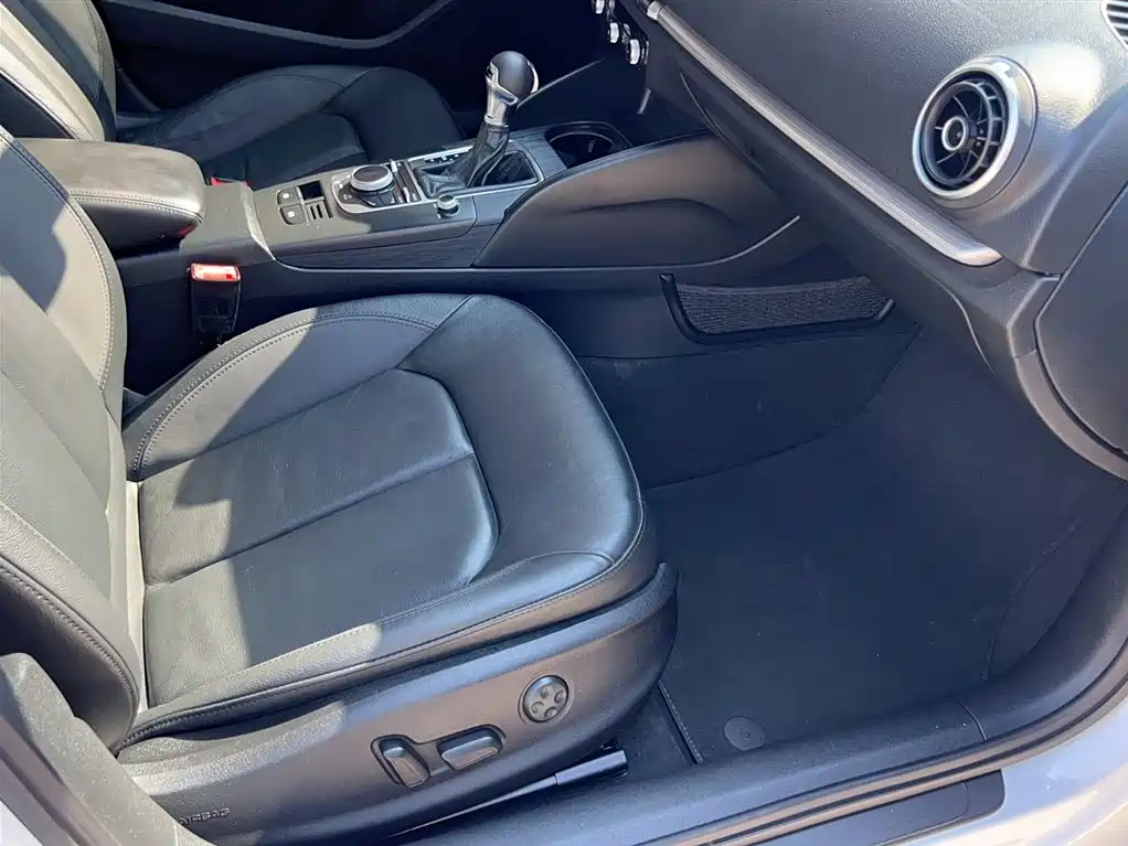 Audi A3 2014 Limousine 35 TFSI Auto Comfort фото 12