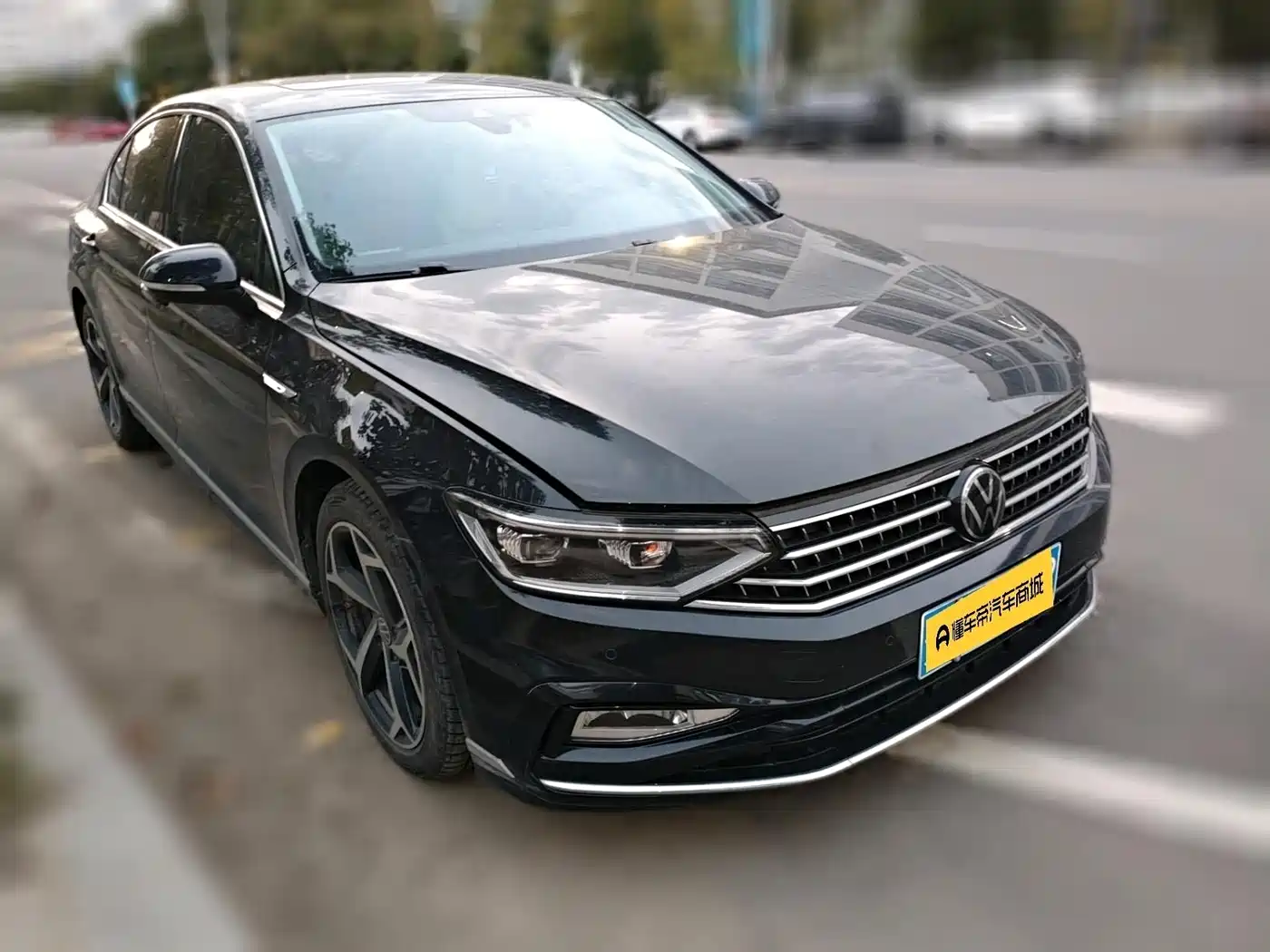 Volkswagen Magotan 2023 Model 2 Million Commemorative Edition 330TSI DSG Luxury фото 4