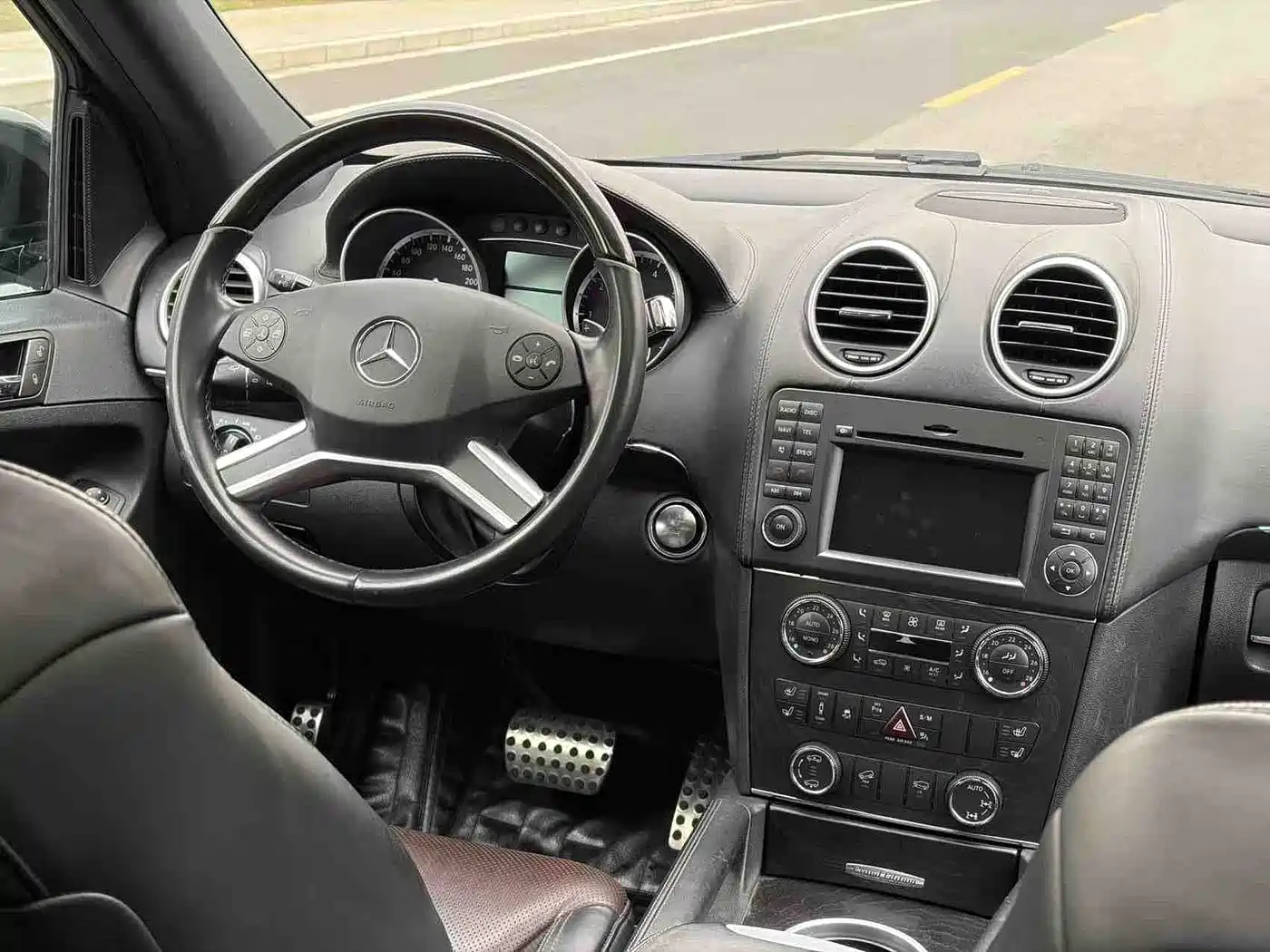 Mercedes-Benz GL-Class 2011 GL 450 Prestige Grand Edition фото 15