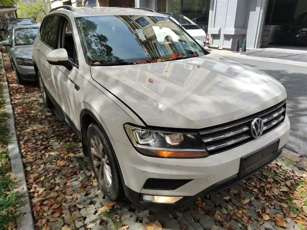 Volkswagen Tiguan L 2017 330TSI Automatic 2WD Trend Edition фото 22
