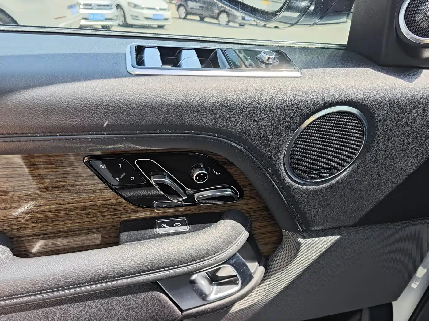 Land Rover Range Rover 2018 3.0 SC V6 Golden Age Edition фото 11