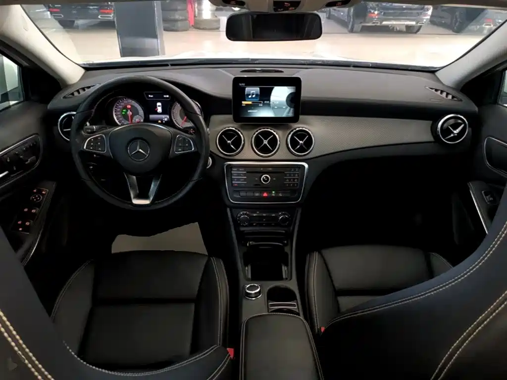 Mercedes-Benz GLA 2016 GLA 200 Fashion фото 10