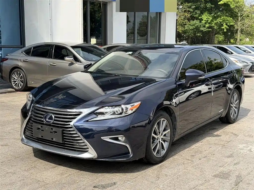 Lexus ES 2015 300h Comfort Edition