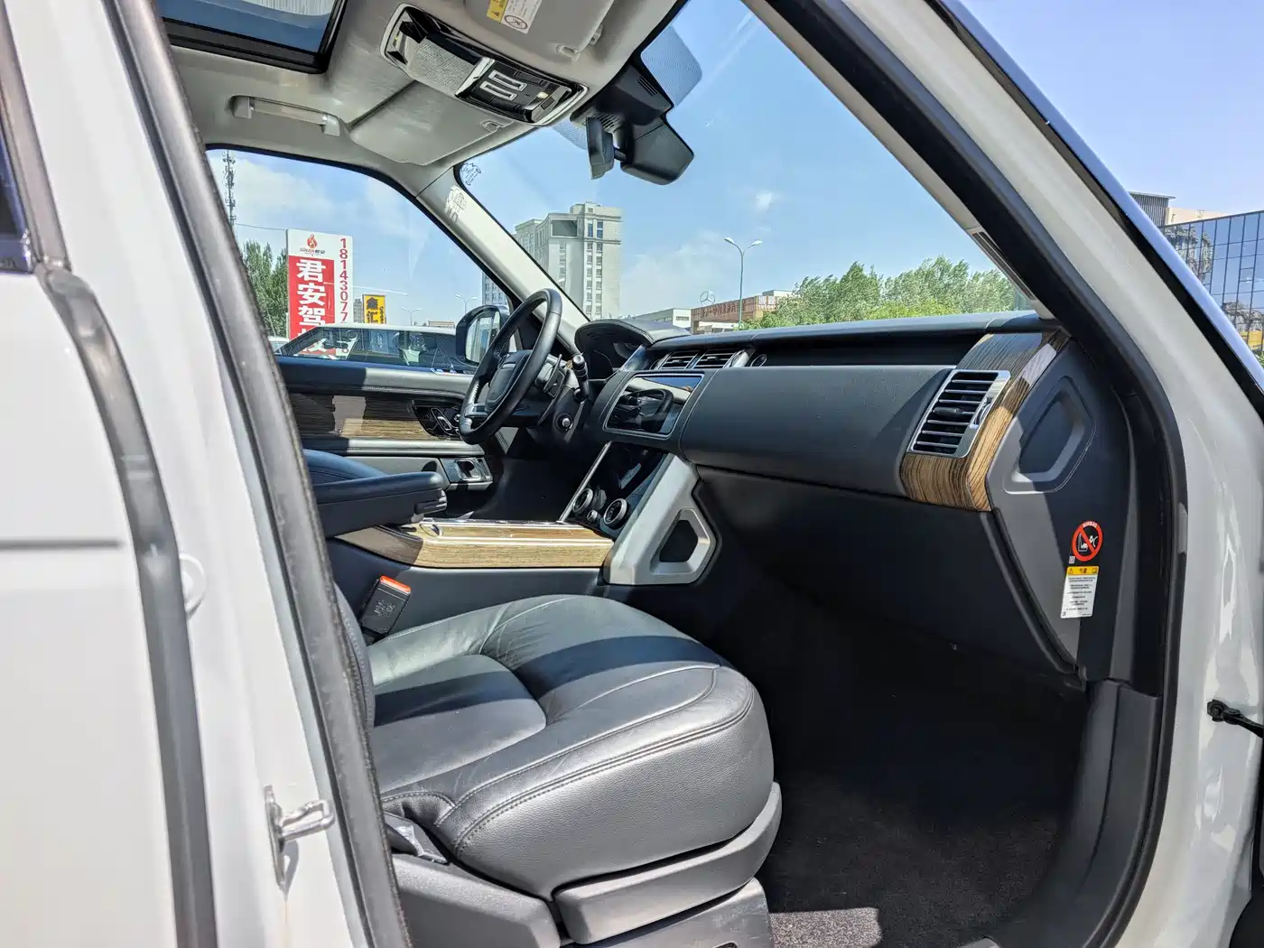 Land Rover Range Rover 2018 3.0 SC V6 Golden Age Edition фото 9