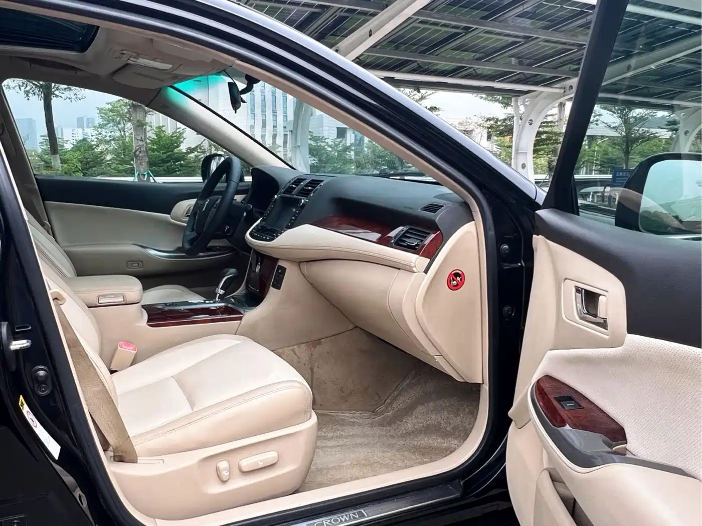 Toyota Crown 2012 2.5L Royal Navigation Edition фото 11