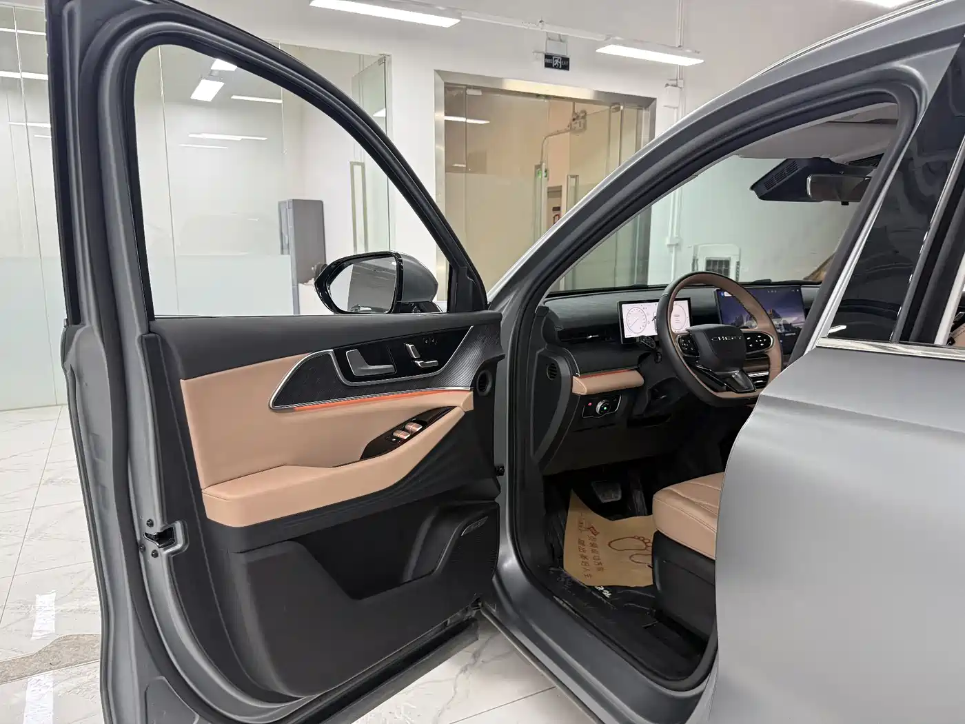 Chery Tiggo 8L 2025 2024 Model 2.0T 2WD Luxury 5-Seater