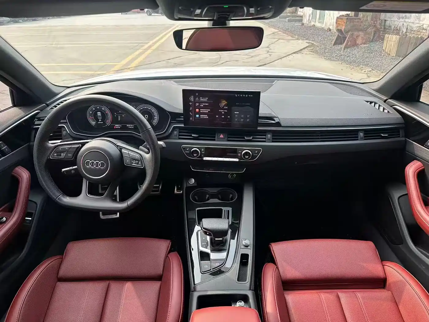 Audi A4L 2025 2 Million Celebration Edition 40 TFSI Luxury Dynamic фото 10