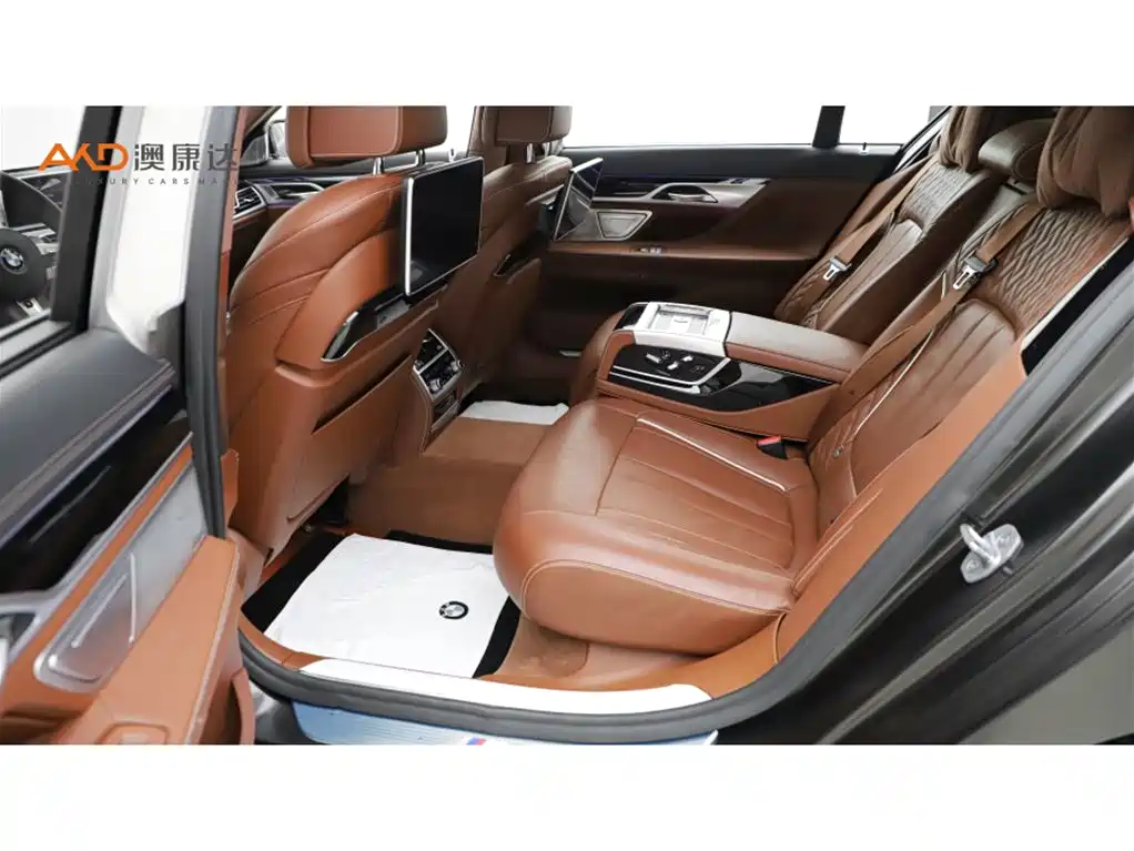 BMW 7 Series 2018 740Li xDrive Premium Type M Sport Package фото 7