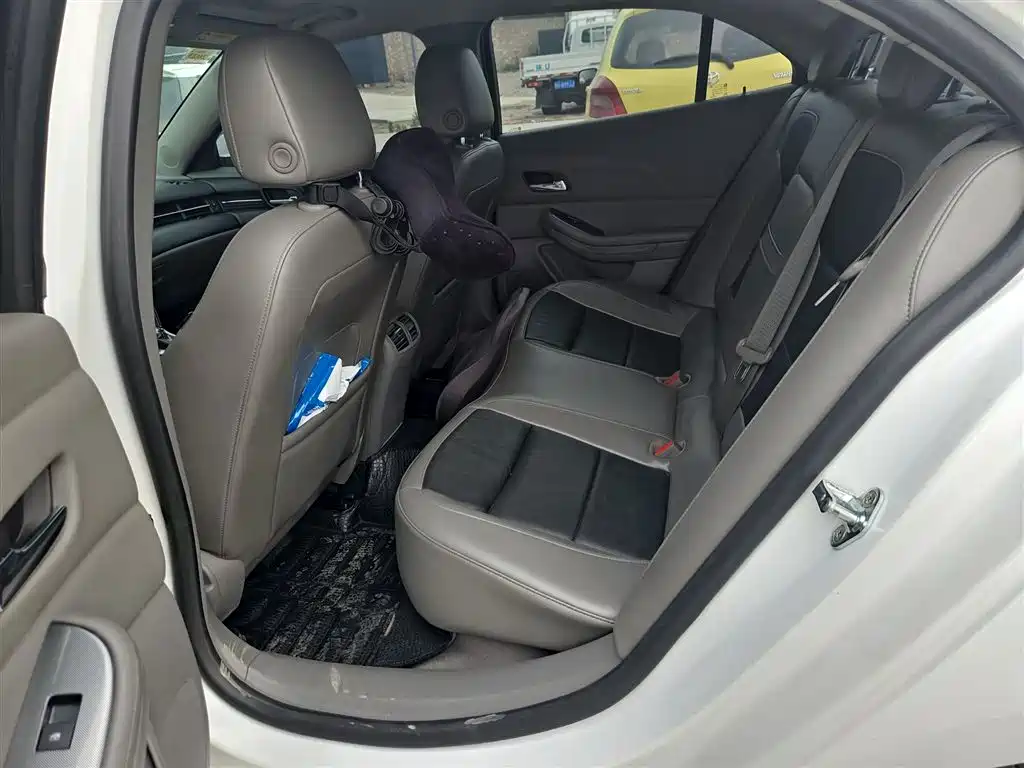 Chevrolet Malibu 2014 2.0L Automatic Luxury фото 13