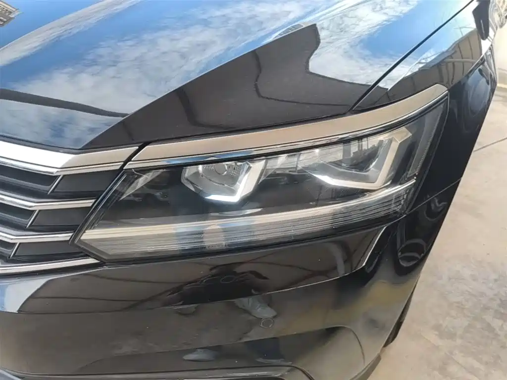 Volkswagen Passat 2017 330TSI DSG Prestige фото 24