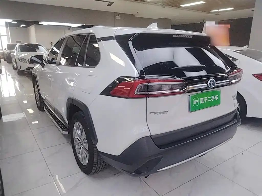 Toyota Wildlander 2020 Dual Engine 2.5L E-CVT FWD Luxury фото 5