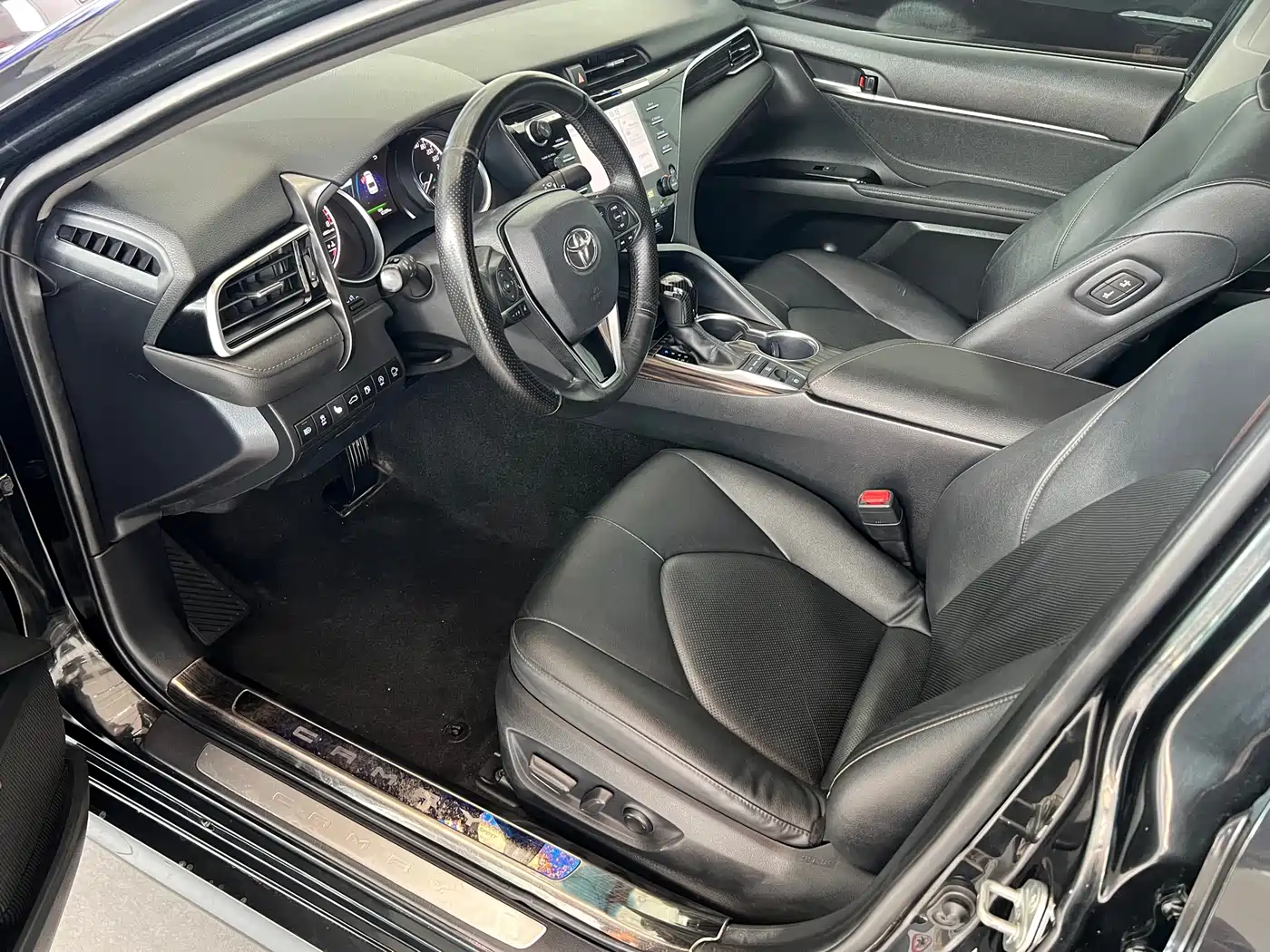 Toyota Camry 2018 2.5G Luxury Edition фото 5