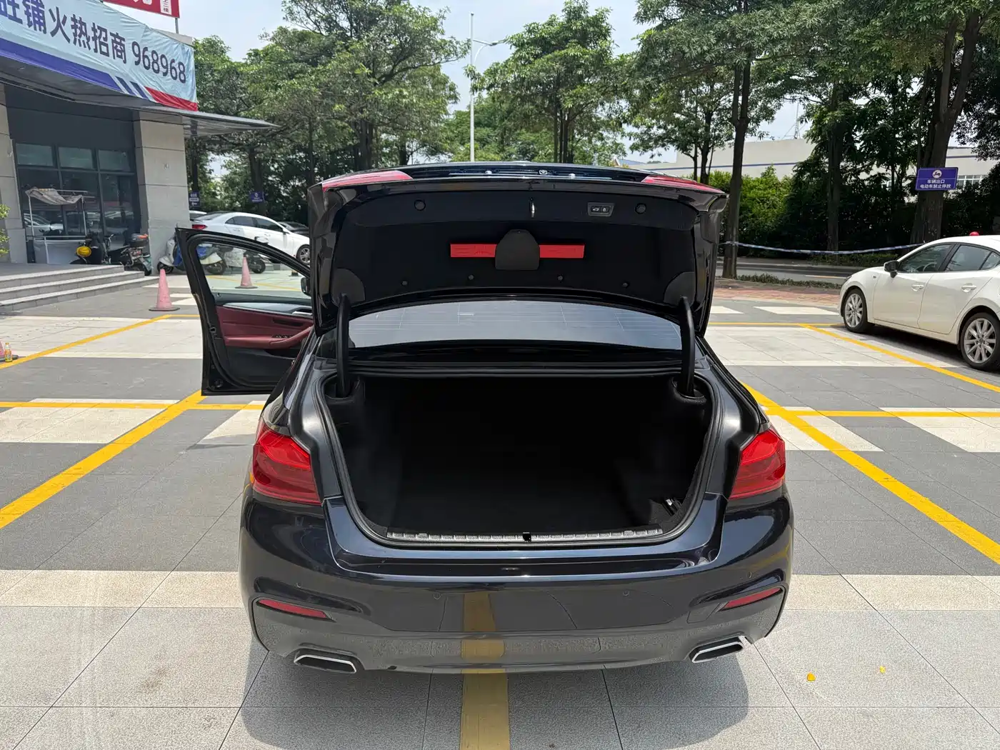 BMW 5 Series 2018 530Li Premium M Sport Package фото 16