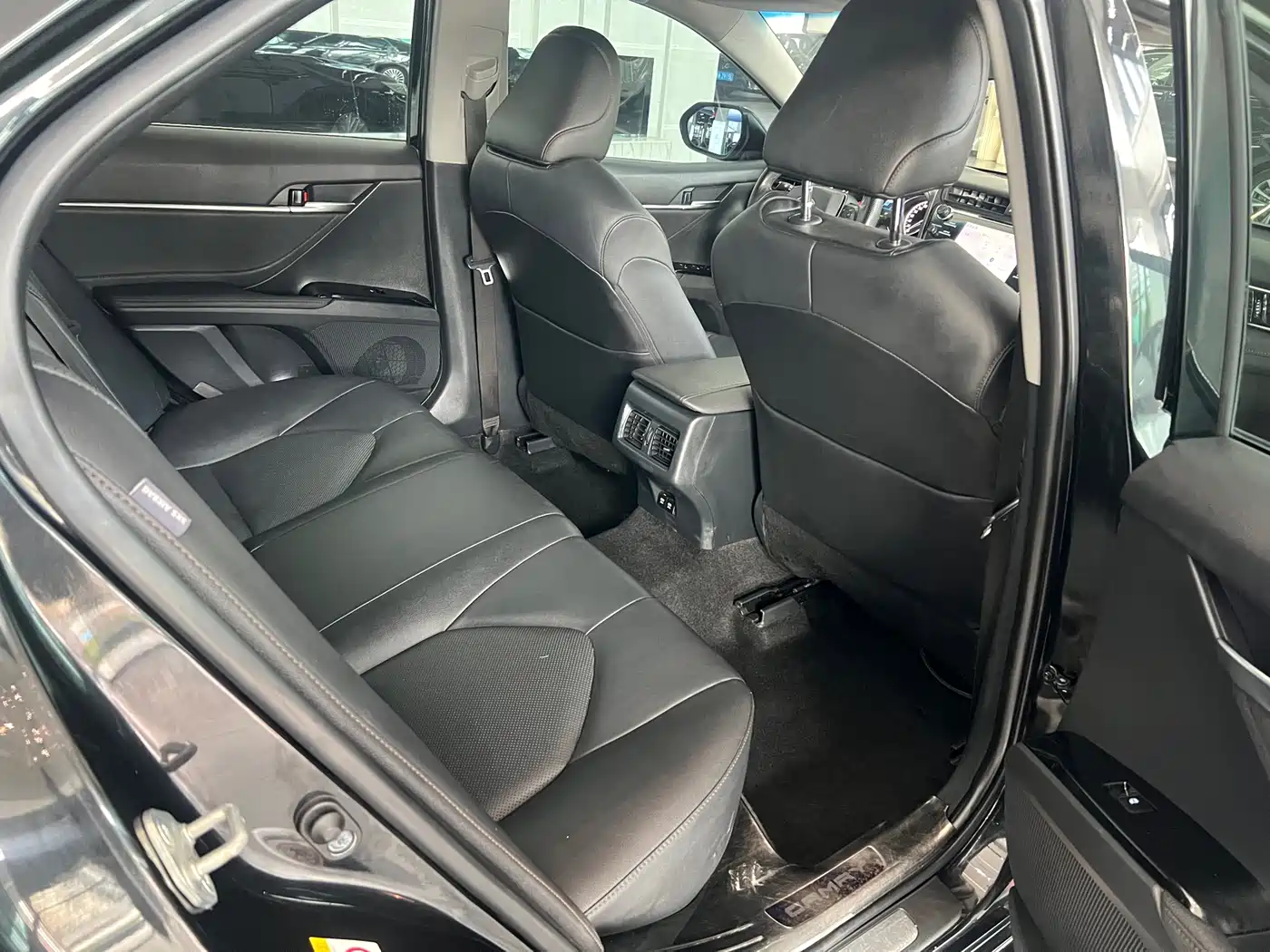 Toyota Camry 2018 2.5G Luxury Edition фото 15