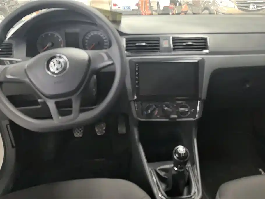 Volkswagen Santana 2016 1.6L Manual Trend Edition фото 12