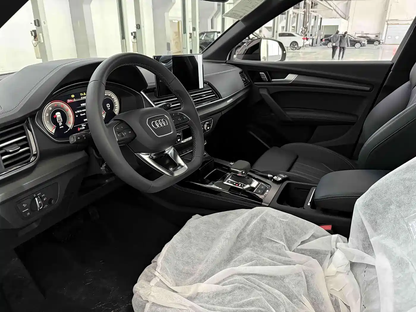 Audi Q5L 2025 Model Year Facelift 45th Anniversary Edition 45 TFSI Luxury Dynamic фото 5