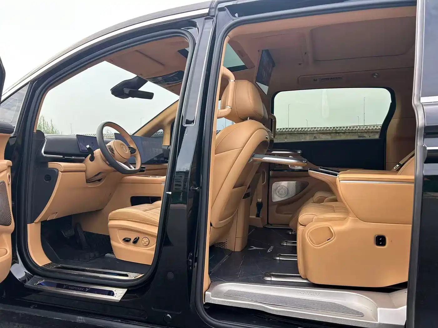 Voyah Auto Voyah Dreamer 2025 PHEV 4WD Kunpeng Premium Edition фото 8