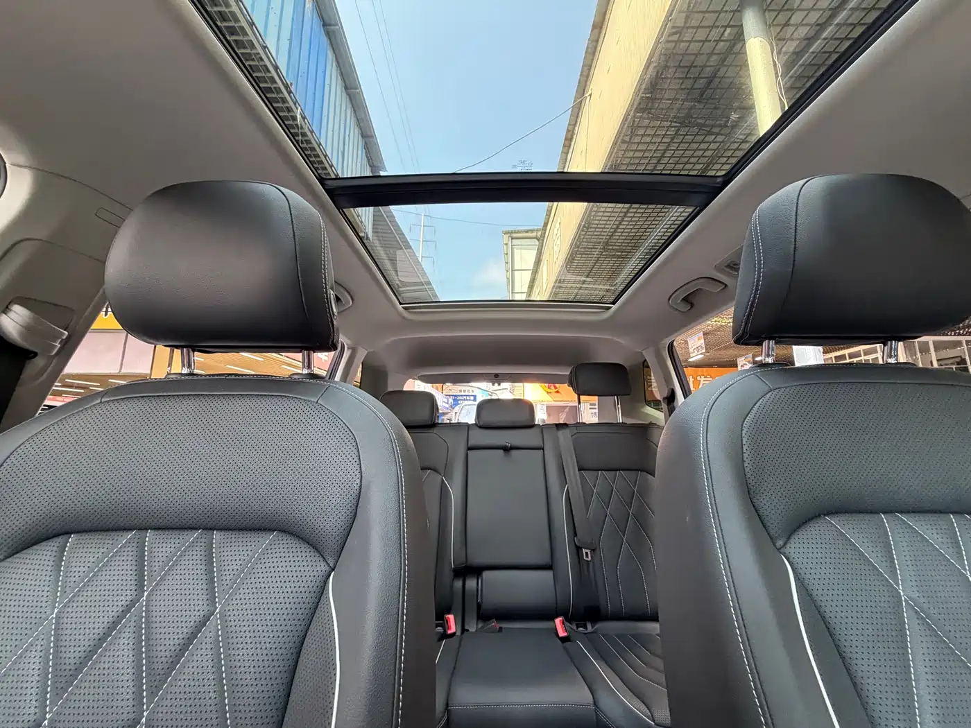 Volkswagen Tiguan L 2024 330TSI Automatic 2WD R-Line Premium Enjoyment Edition фото 23